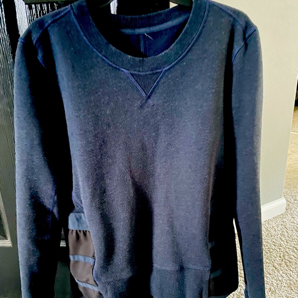 Lululemon sweat shirt